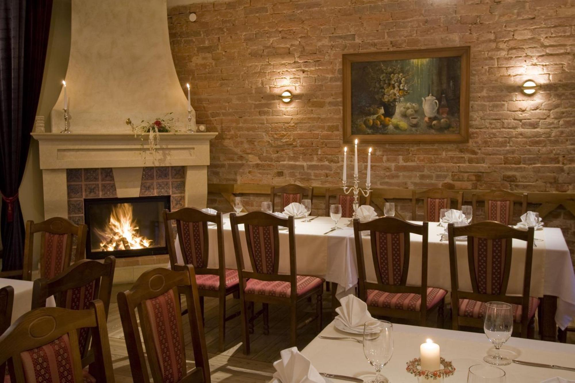 Birinu Pils Hotel Bīriņi Екстериор снимка