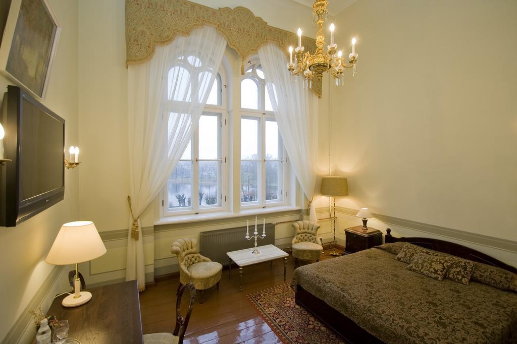 Birinu Pils Hotel Bīriņi Екстериор снимка