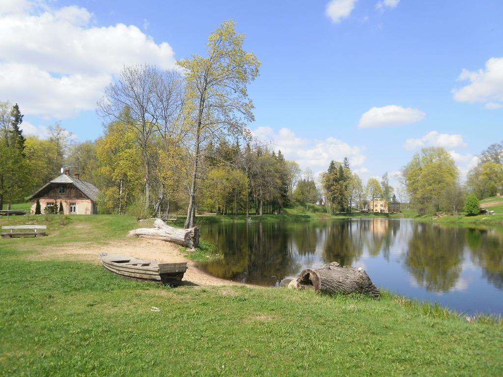 Birinu Pils Hotel Bīriņi Екстериор снимка