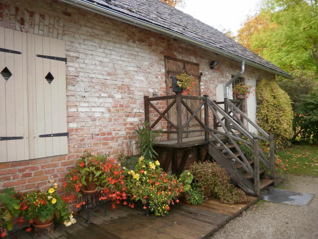 Birinu Pils Hotel Bīriņi Екстериор снимка