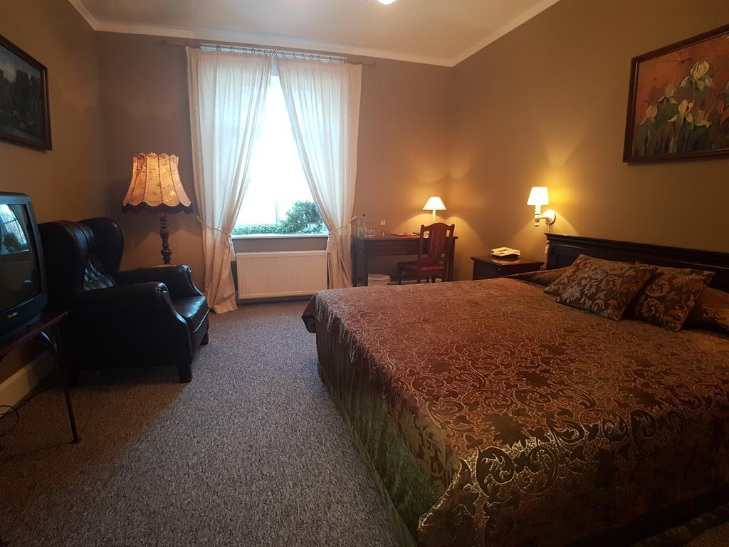 Birinu Pils Hotel Bīriņi Екстериор снимка