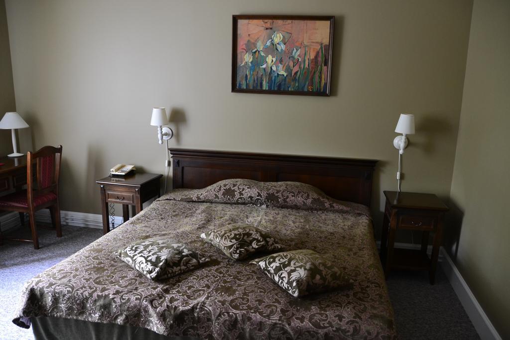 Birinu Pils Hotel Bīriņi Екстериор снимка