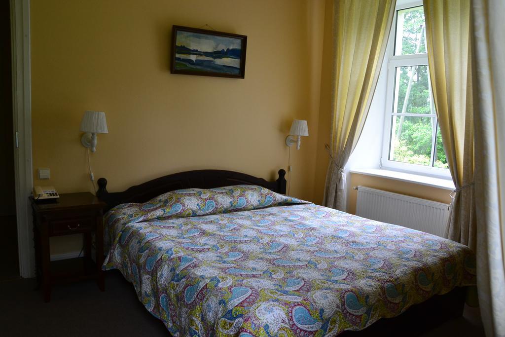 Birinu Pils Hotel Bīriņi Екстериор снимка